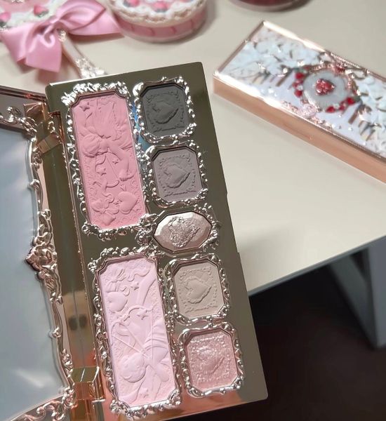 FLOWER KNOWS Strawberry Cupid Collection Make - Up Palette Bảng Mắt # 02 𝐒𝐭𝐫𝐚𝐰𝐛𝐞𝐫𝐫𝐲 𝐂𝐮𝐩𝐢𝐝 ( 𝐭𝐡𝐢𝐞̂𝐧 𝐭𝐡𝐚̂̀𝐧 𝐂𝐮𝐩𝐢𝐝 𝐯𝐚̀ 𝐪𝐮𝐚̉ 𝐝𝐚̂𝐮 𝐭𝐚̂𝐲 đ𝐚̣̆𝐜)