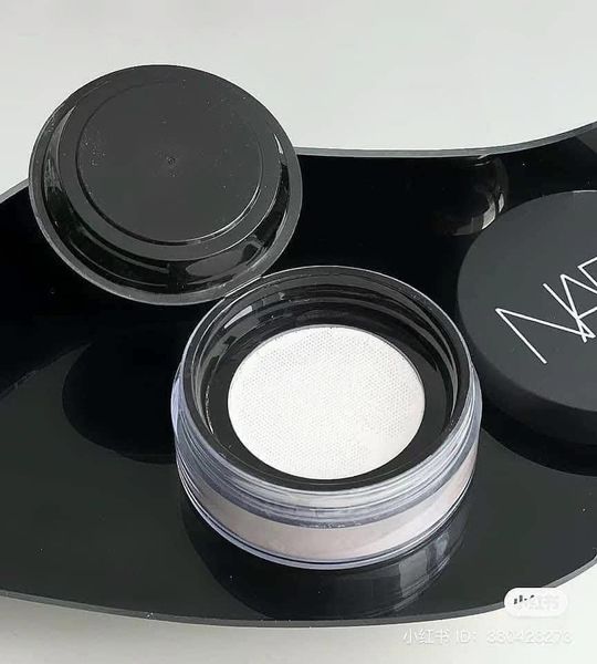Phấn Phủ Bột Nars Light Reflecting Setting Powder Loose 11G