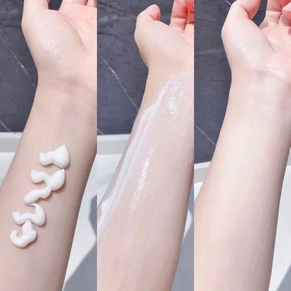 Dưỡng thể trắng da Olay Dark Spot Correcting Body Lotion With AHA, Vitamin C &Niacinamide 502ml