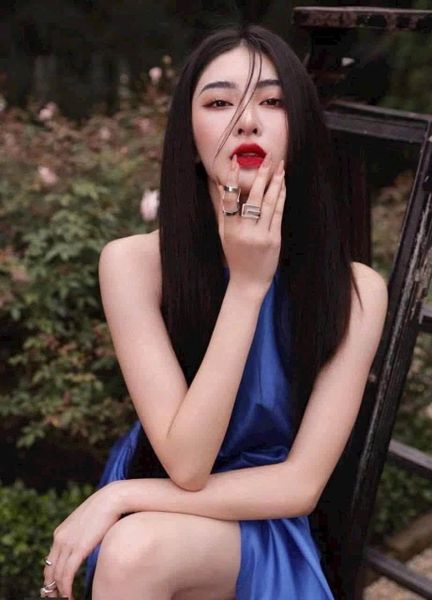 Son Lì Hermès Rouge Hermès Silky Lipstick Shine 64 Rouge Casaque Màu Đỏ Tươi