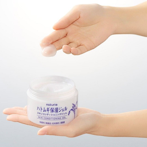 Gel Dưỡng Ẩm Naturie Chiết Xuất Hạt Ý Dĩ 180g Skin Conditioning Gel