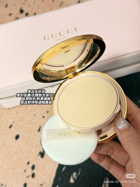 Phấn Phủ Gucci Matte Powder Blurring & Mattifying Tinted Powder 10G #00