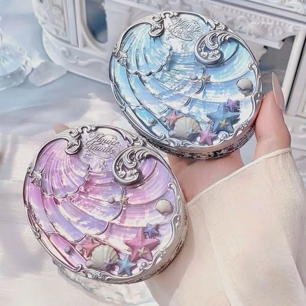 Flower Knows Phẩn Phủ Nén  Thủy Tinh căng bóng “glass skin” Vỏ Trai Biển Cả Shell's Jewel