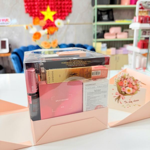 Hộp quà mica vuông nơ tạo bất ngờ