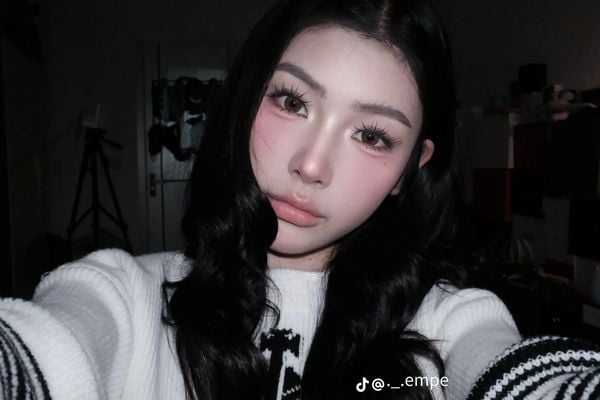 Vivimoon 1 bên Lens cho mắt thở 6 tháng Fading Petal - 0 độ