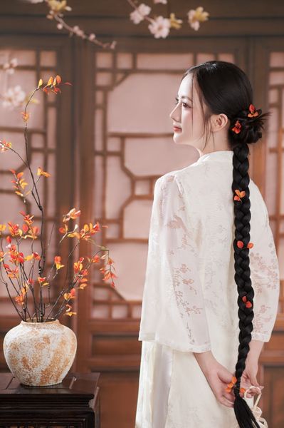 Vivimoon 1 bên Lens cho mắt thở 6 tháng Fading Petal - 0 độ