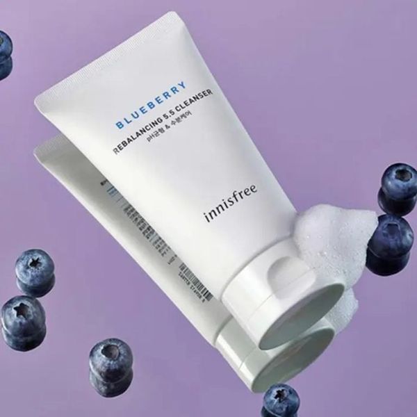 SỮA RỬA MẶT CHỐNG OXY HOÁ VIỆT QUẤT Innisfree Blueberry Rebalancing 5.5 Cleanser 100ml