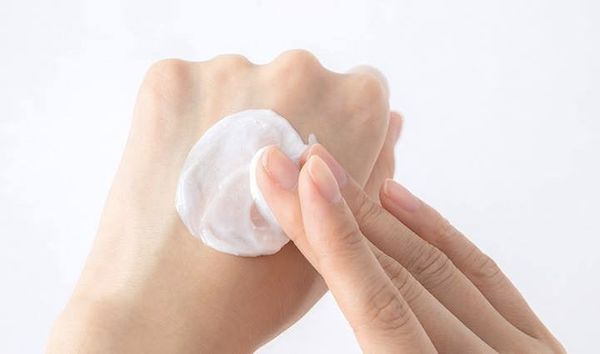 SỮA RỬA MẶT CHỐNG OXY HOÁ VIỆT QUẤT Innisfree Blueberry Rebalancing 5.5 Cleanser 100ml