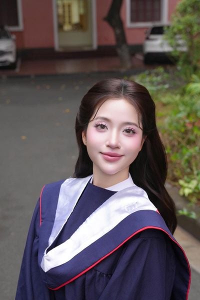 Lens 1 ngày Kính áp tròng Peony Pink - Hồng phớt loang tự nhiên, long lanh trong trẻo