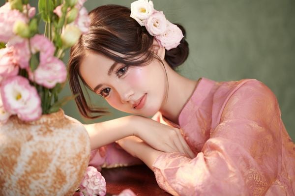 Lens 1 ngày Kính áp tròng Peony Pink - Hồng phớt loang tự nhiên, long lanh trong trẻo