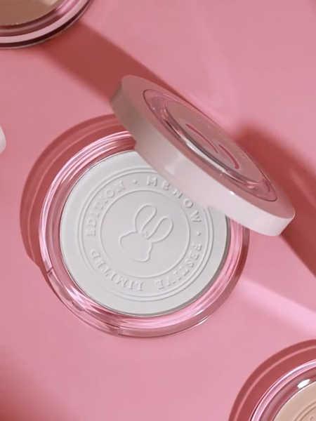 Phấn Phủ Menow Dạng Nén Rabbit  8.5g Rabbit Compact Powder