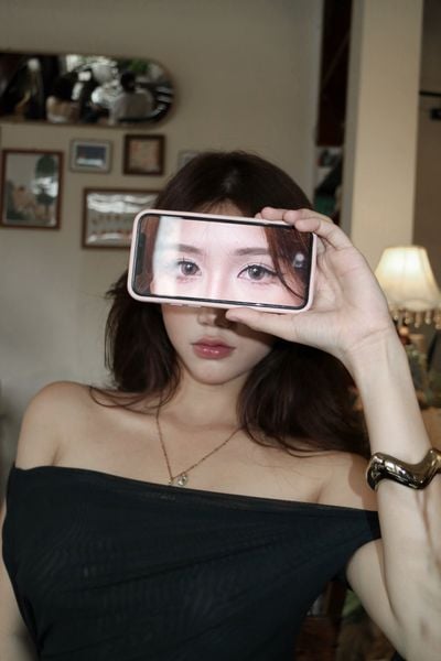 Vivimoon 1 bên Lens cho mắt thở 6 tháng Savage Brown - 0 độ