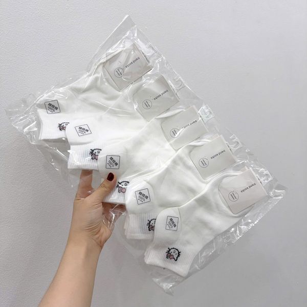 Tất ngắn nhiều kiểu