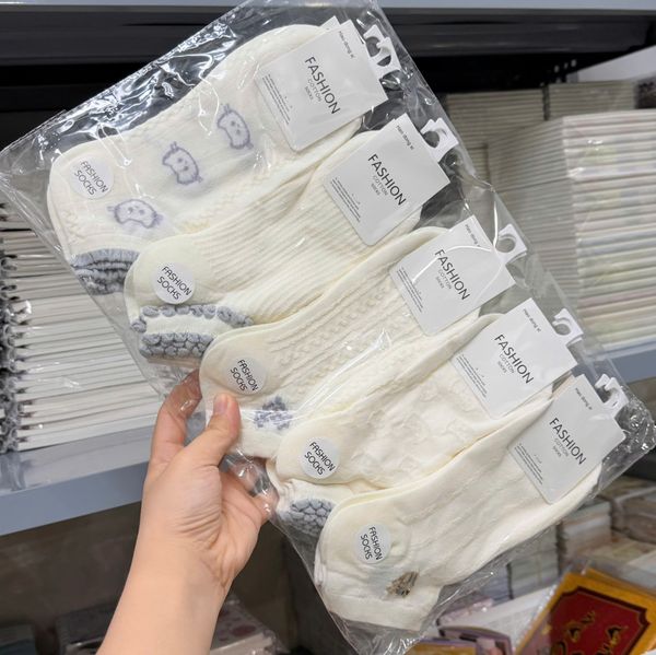 Tất ngắn nhiều kiểu