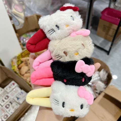 1 chiếc Tách bông kitty đỏ đen mới