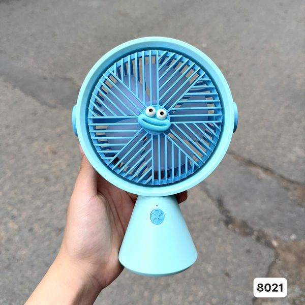 Quạt sạc 8021