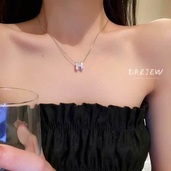 Vòng cổ mặt chữ H