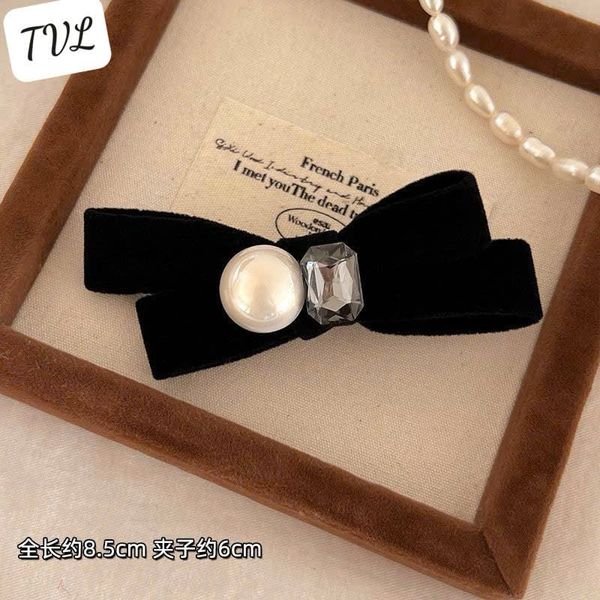 1 Kẹp nơ nhung trai đá đỏ đen