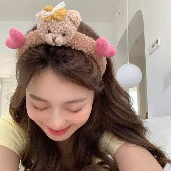 Cài gấu 2 bên tim hồng