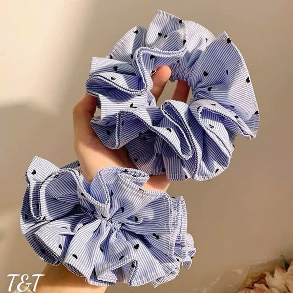 Scrunchies 4 lớp sọc xanh trái tim đen