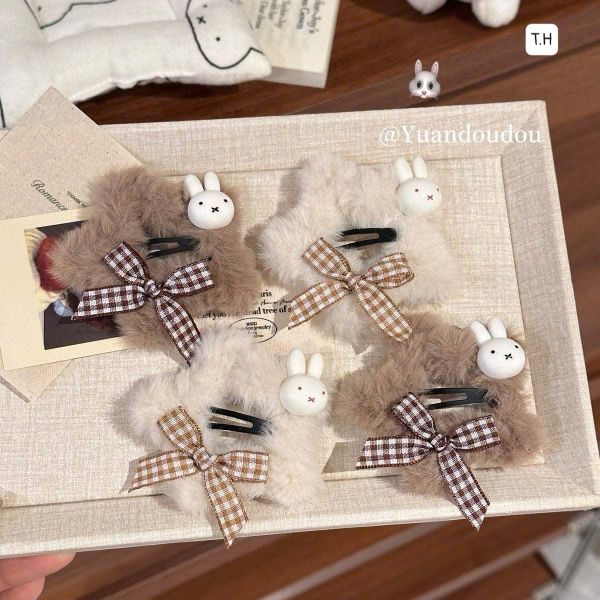 Tách sao lông charm thỏ nơ