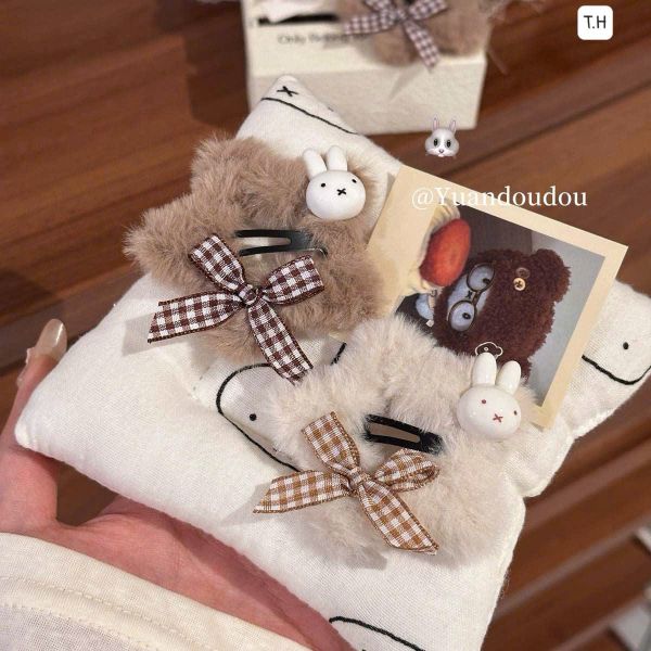 Tách sao lông charm thỏ nơ