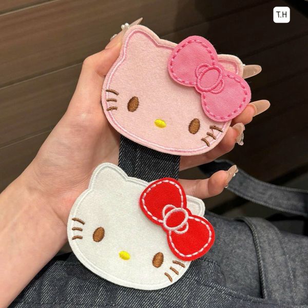 Dán mái mặt kitty nơ