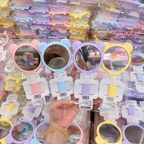 Gương lược thú màu pastel