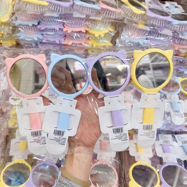 Gương lược thú màu pastel