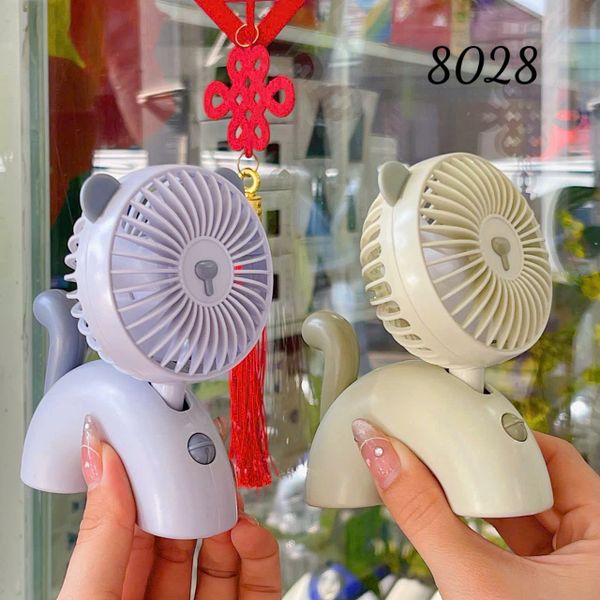 Quạt sạc 8028
