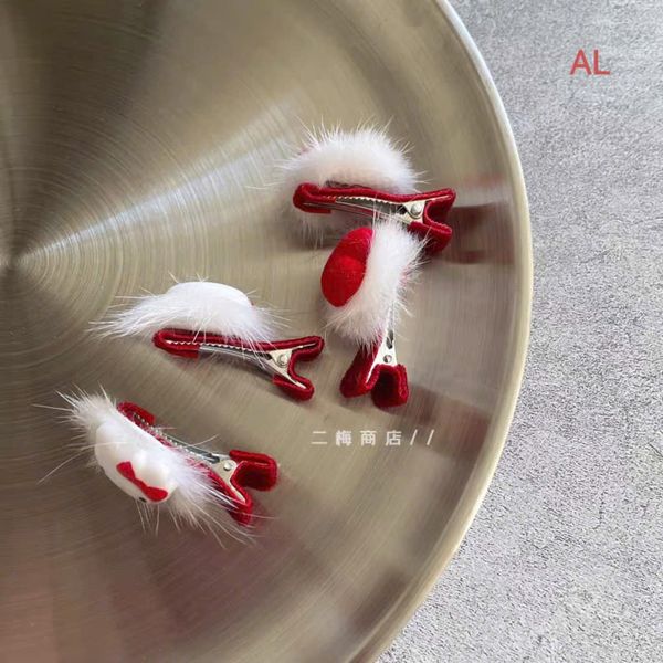 Vỉ 2 kẹp lông kitty đỏ