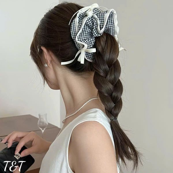 Scrunchies caro trắng đen viền bèo đính 3 nơ
