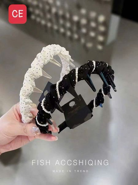 Xược chấm bi đen trắng cuốn trai