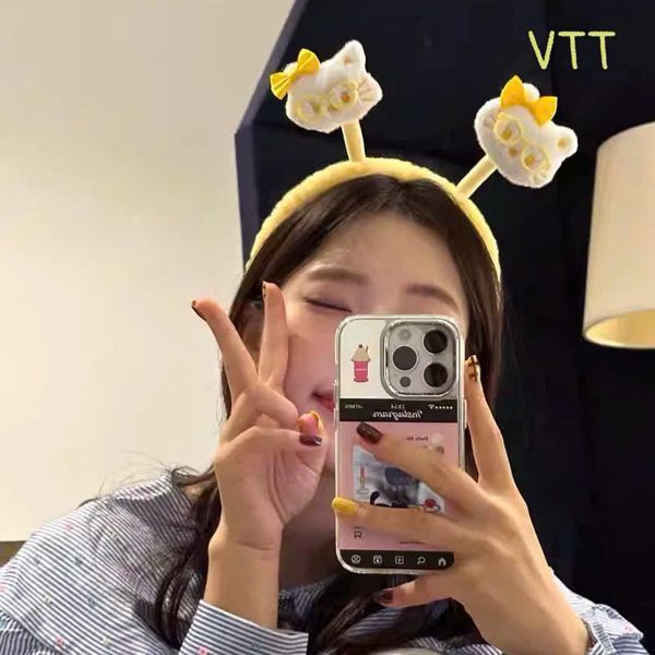 Cài 2 đầu mèo đeo kính