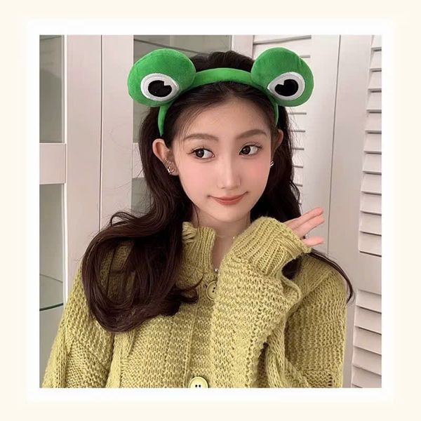 Cài mắt ếch to lồi màu xanh