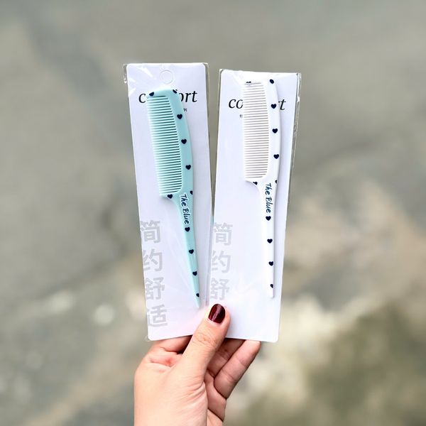 Lược nhỏ cán nhọn xanh trắng