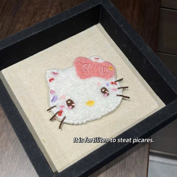 Miếng dán tóc hình kitty xù mắt long lanh