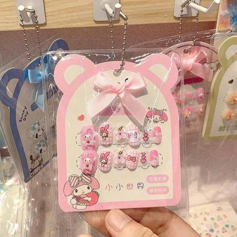 Móng giả trẻ em có charm mẫu dây nơ