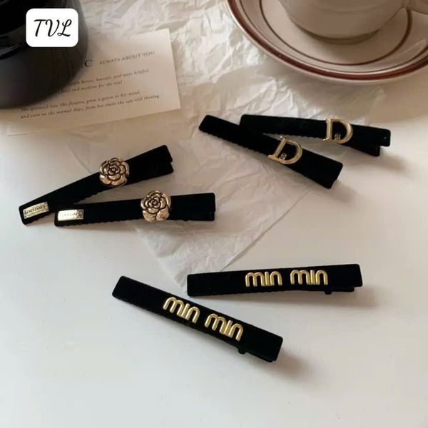 1 chiếc Kẹp nhung đính hãng