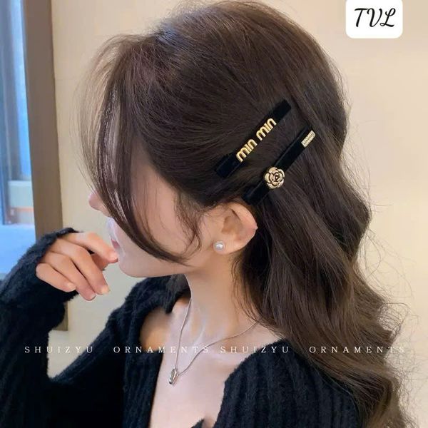 1 chiếc Kẹp nhung đính hãng