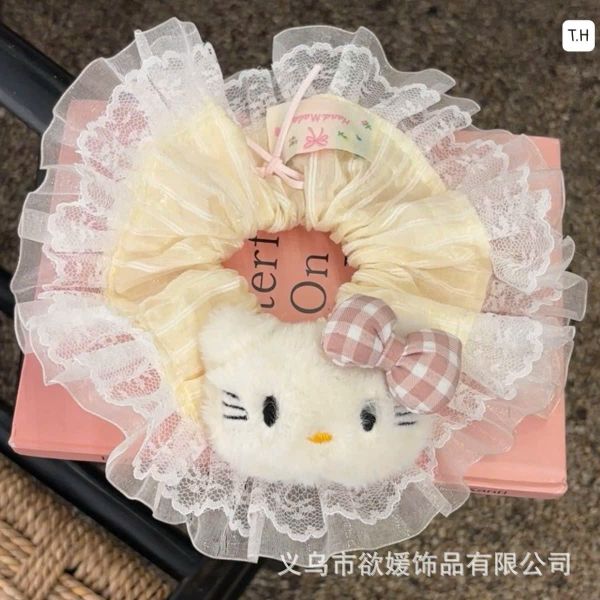 Scrunchies bèo to viền ren charm bông kitty