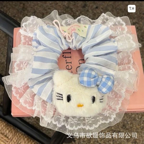 Scrunchies bèo to viền ren charm bông kitty