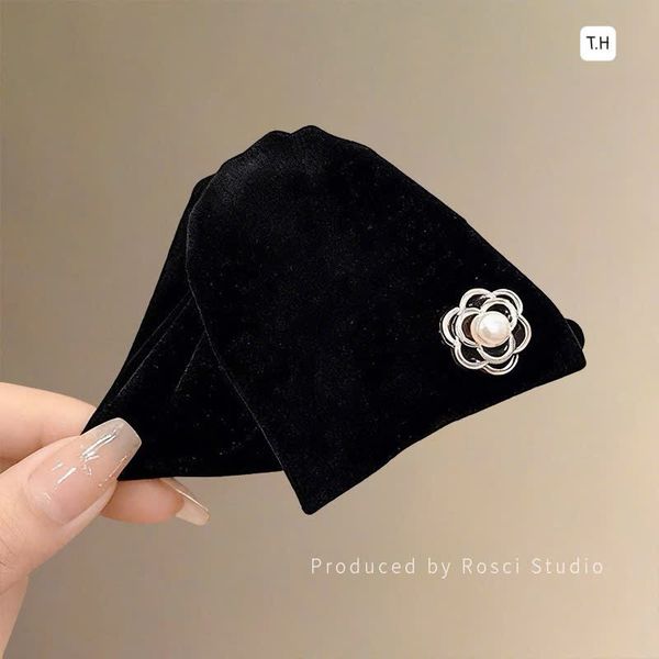 Cào tam giác hoa trà