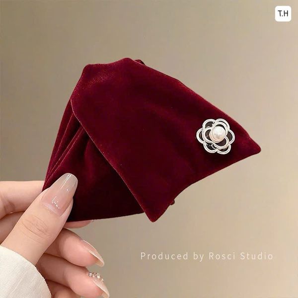 Cào tam giác hoa trà