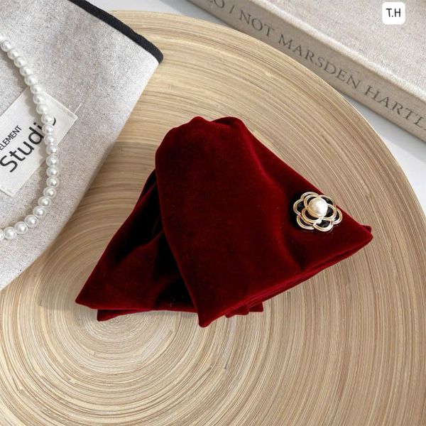 Cào tam giác hoa trà