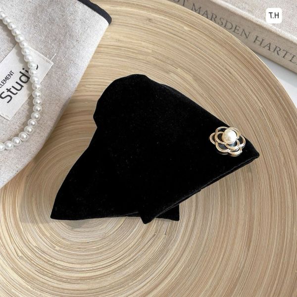 Cào tam giác hoa trà