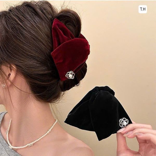 Cào tam giác hoa trà