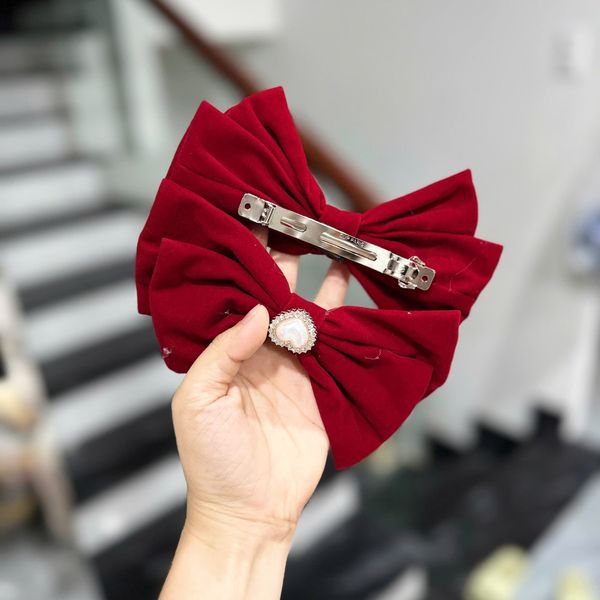 Kẹp nơ nhung đỏ trái tim