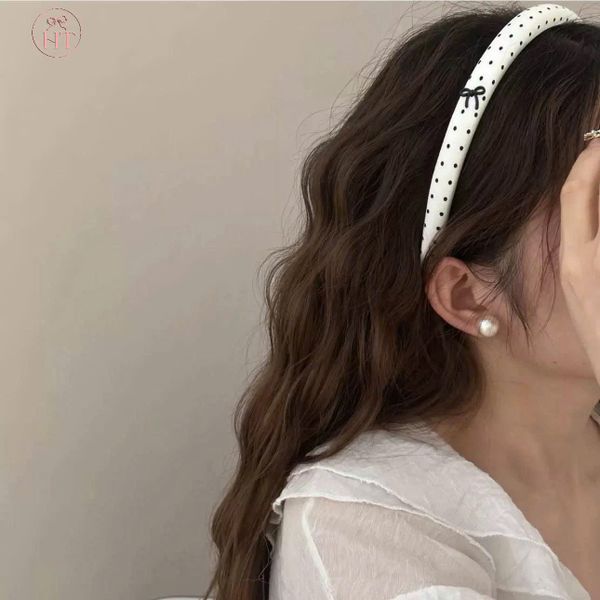 Bờm xốp chấm bi đen trắng đính nơ