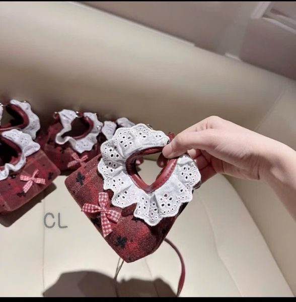 Túi xách mini caro ren trắng X